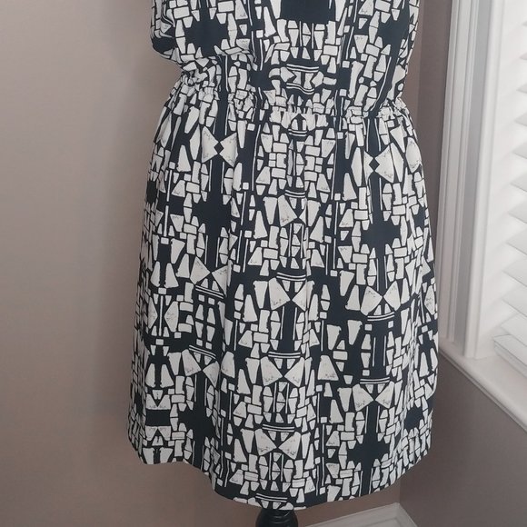 NWOT, Alfani, Size 10 Sleeveless Geometric Shapes Dress - Picture 3 of 4